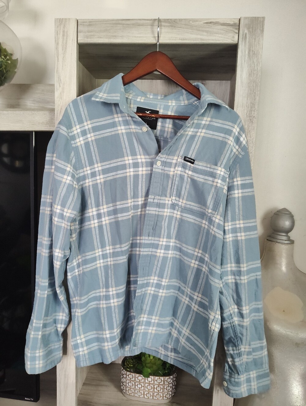 Hollister Men’s Sky Blue & White Plaid Button-Down Shirt SZ L